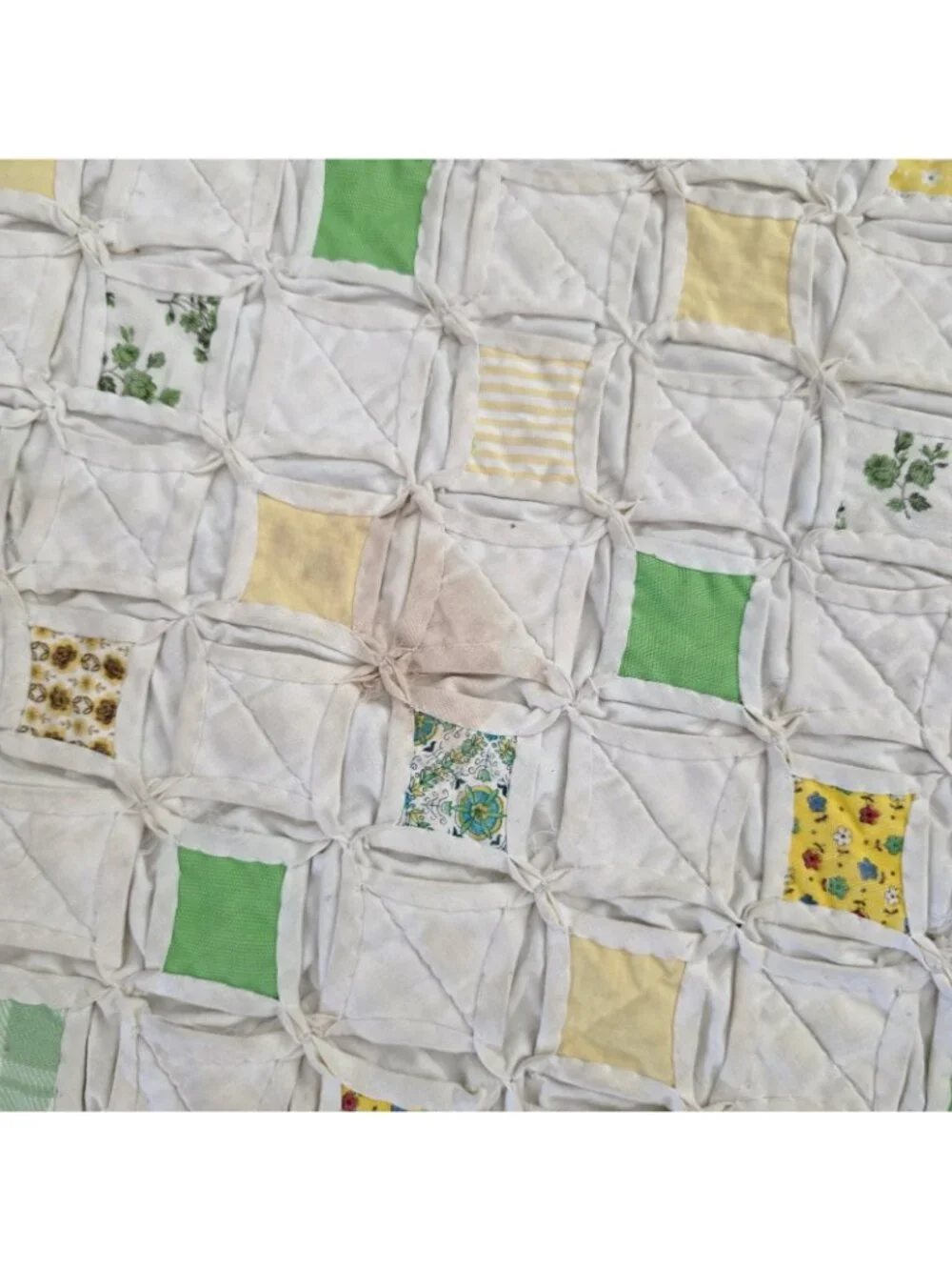 Vintage Handmade Cathedral Window Cutter Quilt Green Yellow 88 x 59